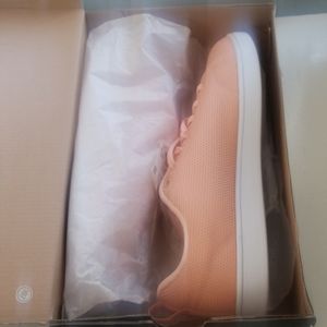 Adidas Sneakers Brand New (Peach)